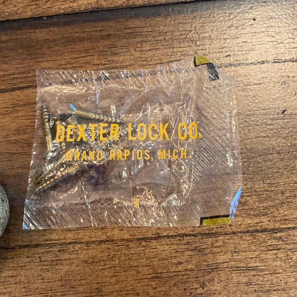 Vintage 1940s Dexter Etched Brass Latch Set 121 A 121 NOS - Picture 8 of 11